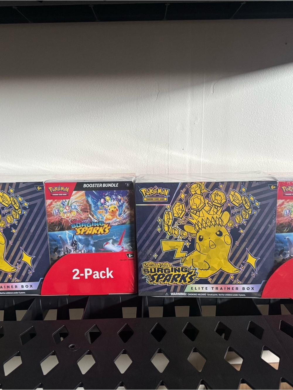 Pokemon Scarlet & Violet Surfing Sparks Elite Trainer Box - Yellow